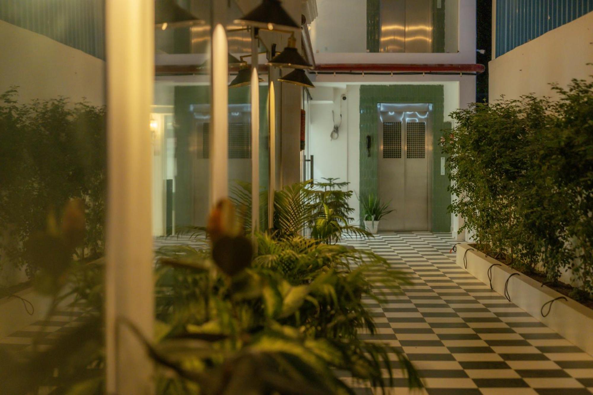 The Lavish Stay Varanasi Exterior foto