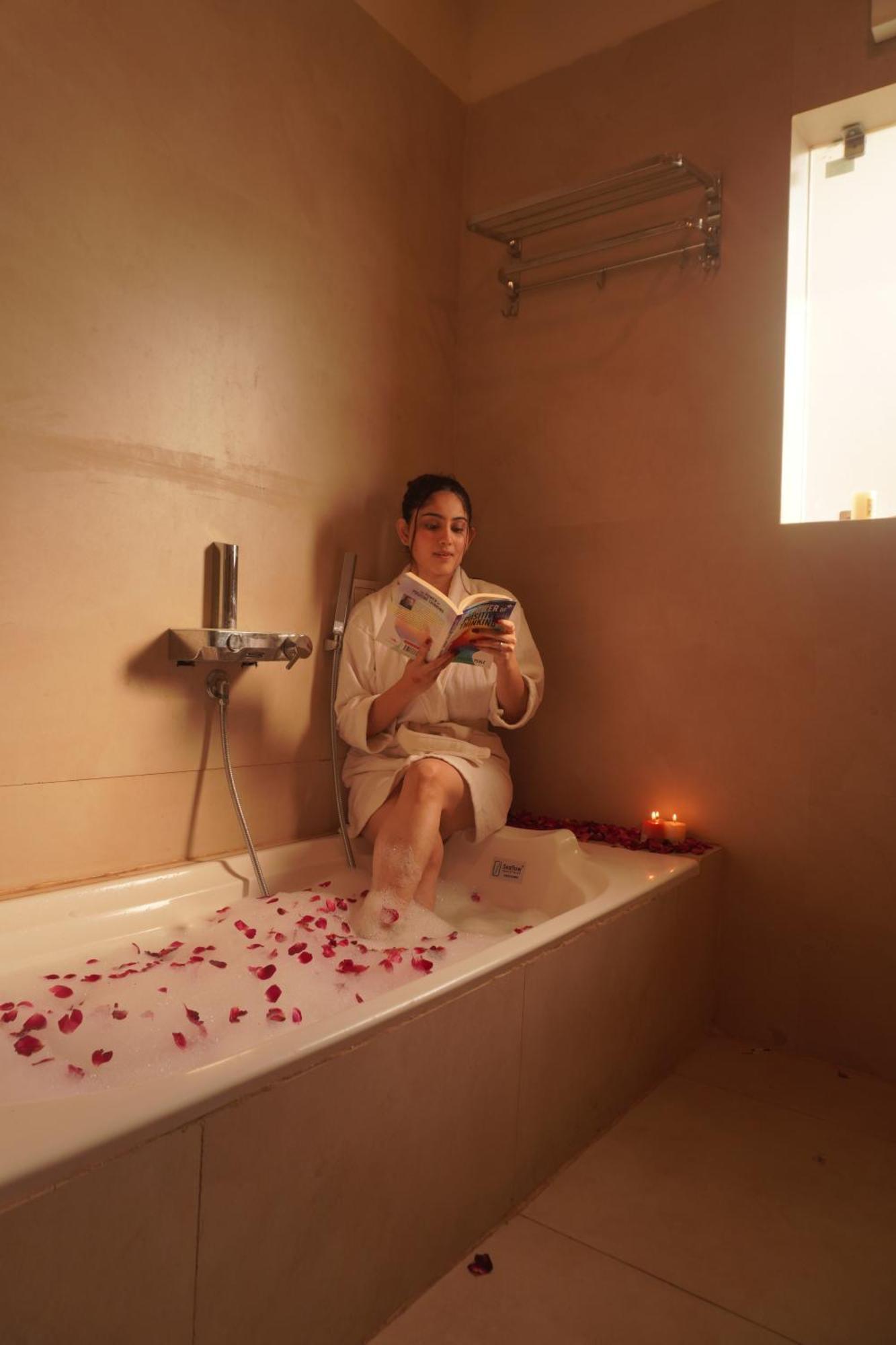 The Lavish Stay Varanasi Exterior foto